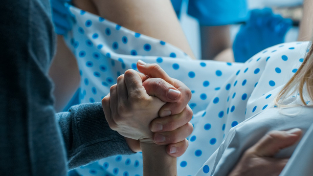 Saat Melahirkan Normal, Benarkah Vagina Harus Digunting? (4477)