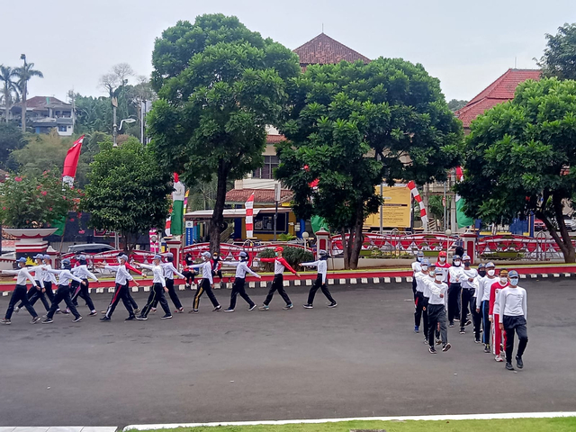 Jelang HUT ke-76 RI, Paskibra Kota Bandar Lampung Mulai Gelar Latihan (1)