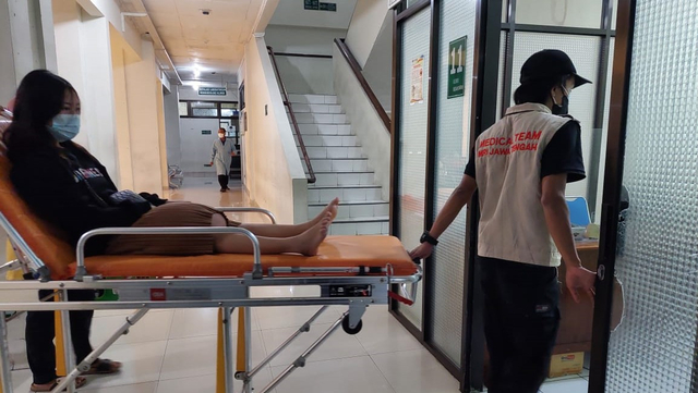 Schatzi penderita tumor tulang asal Semarang menjalani perawatan di rumah sakit. (FOTO: istimewa)