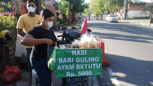Kisah Penjual Nasi Kucing di Bali: Kena PHK dan Untung Rp 1 Ribu dari Jualan (164392)