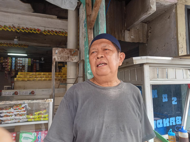 Diduga Salah Injak Pedal, Mobil di Bandar Lampung Tabrak Tiang dan Gerobak (2)