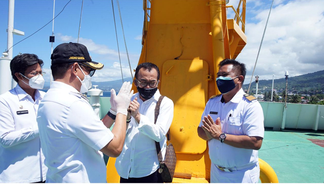 Bupati Minut Tinjau Kapal Isoman, Kerjasama Pemerintah dan PT Pelni (577353)