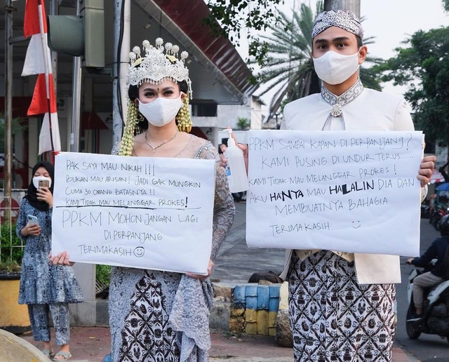 Potret-Potret Prewedding Lutfi Agizal, Pakai Baju Pengantin di Jalan Protes PPKM (1086)