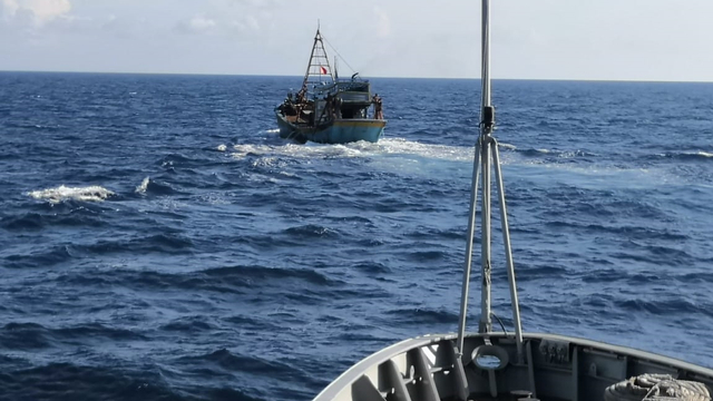 TNI AL tangkap kapal ikan berbendera Vietnam di Perairan Natuna Utara.
 Foto: Dispen Koarmada I 