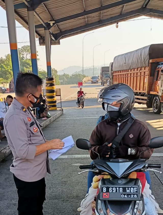 Perpanjangan PPKM, Ini Sejumlah Titik Tol di Lampung yang Dilakukan Penyekatan (5)