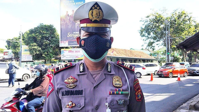 Diduga Tak Perhatikan Rambu, Dua Kendaraan Bertabrakan di Tugu Adipura Lampung (1)
