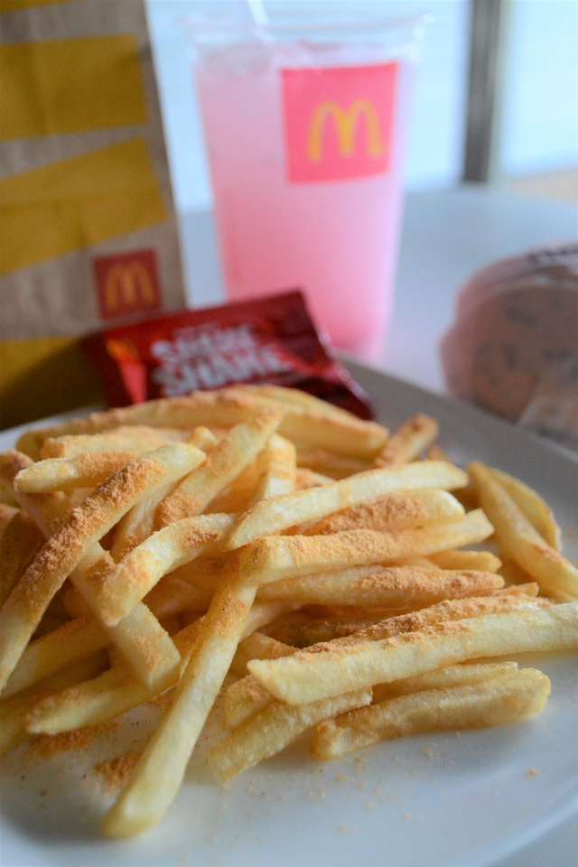 Gulai gurih mcshaker fries dalam rangkaian menu "Ini Rasa Kita" Foto: Dok.McDonalds Indonesia