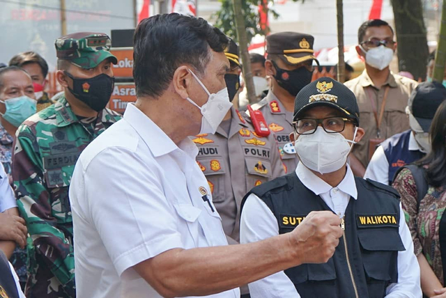 Luhut Binsar Pandjaitan bersama Wali Kota Malang, Sutiaji. Foto: Instagram Sutiaji