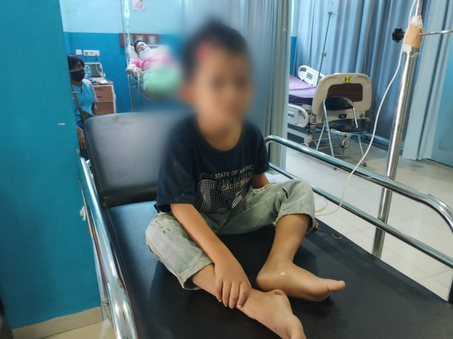 Hendak Mendahului, Mobil di Bandar Lampung Tabrak Kakek Bonceng 2 Cucu (3)