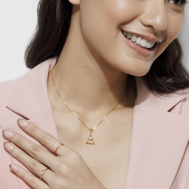“MODELA” dari Moela Collection yang memiliki desain mewah namun tetap terkesan muda