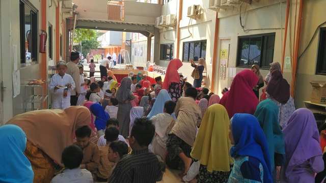 Anak-anak sekolah sedang merayakan Tahun Baru Hijriah. (Sumber: Dokumentasi Pribadi)