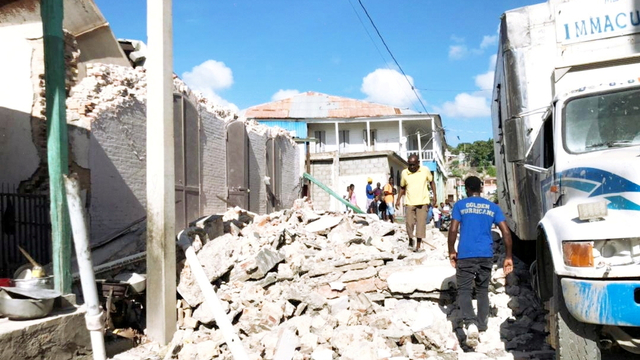 Suasana setelah gempa bumi di Jeremie, Haiti, Sabtu (14/8/2021). Foto: Twitter/@JCOMHaiti via Reuters