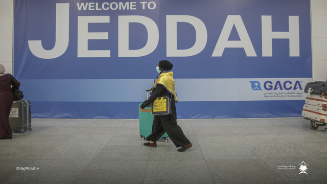 Jemaah umrah dari luar negeri kloter pertama tiba di Bandara Jeddah, Agustus 2021 atau awal Muharam 1443 H. Foto: Dok. Kemenhaj Arab Saudi
