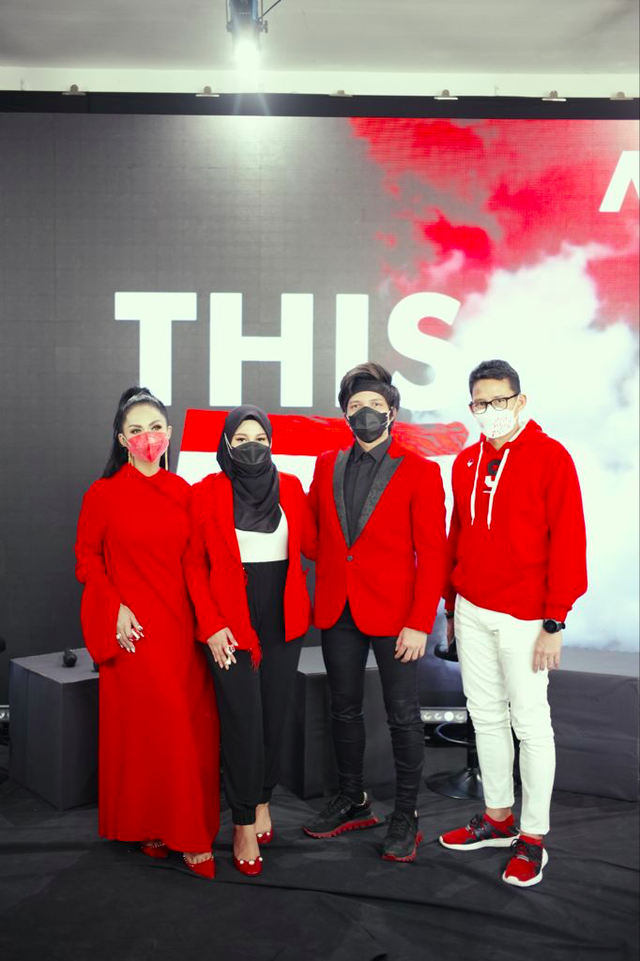 Atta Halilintar bersama Aurel Hermansyah, Krisdayanti, dan Sandiaga Uno. Foto: Atta Music.