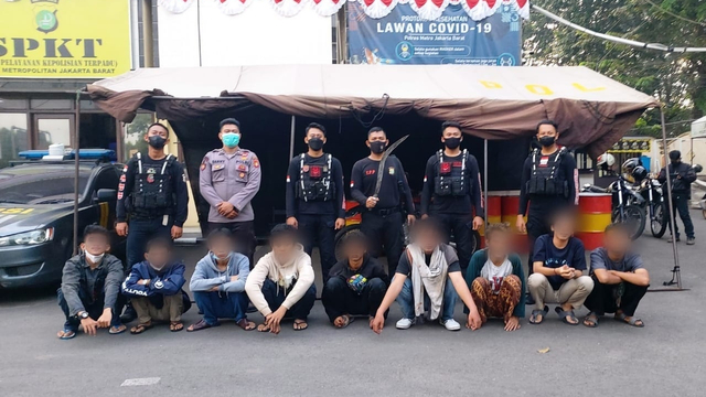 Polisi amankan 9 anggota geng motor di Jakarta Barat. Foto: Dok. Istimewa
