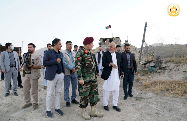 Presiden Afghanistan Diduga Kabur dengan Mobil dan Helikopter Penuh Uang (101390)
