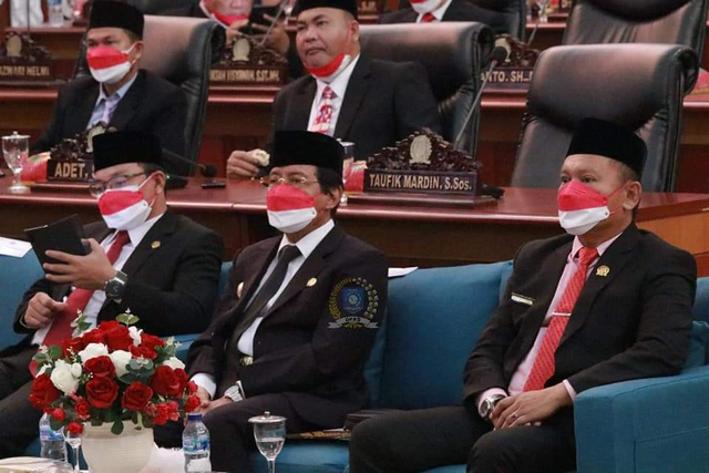 Pimpinan DPRD Babel beserta anggota saat mendengarkan pidato kenegaraan Presiden RI Jokowi.