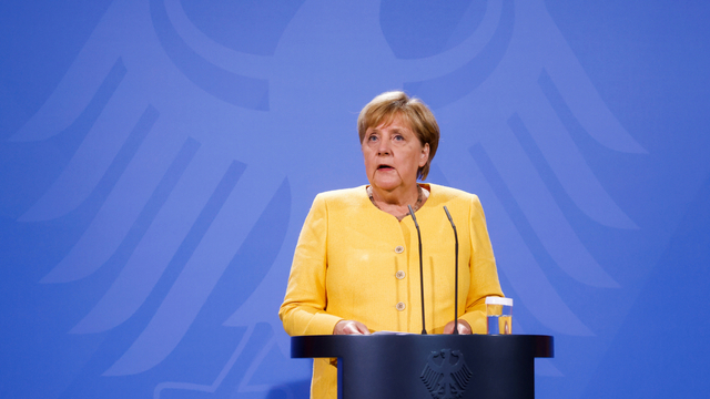 Kanselir Jerman Angela Merkel berbicara selama konferensi pers tentang perkembangan terkini di Afghanistan, di Kanselir di Berlin, Jerman, Senin (16/8). Foto: Odd Andersen/Pool via REUTERS 
