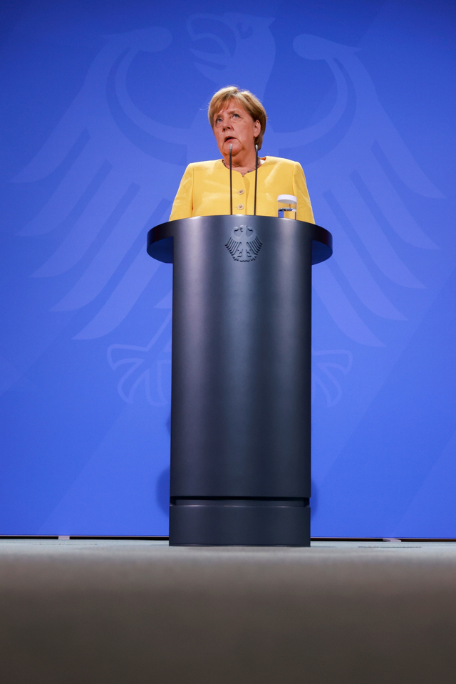 Kanselir Jerman Angela Merkel berbicara selama konferensi pers tentang perkembangan terkini di Afghanistan, di Kanselir di Berlin, Jerman, Senin (16/8). Foto: Odd Andersen/Pool via REUTERS 
