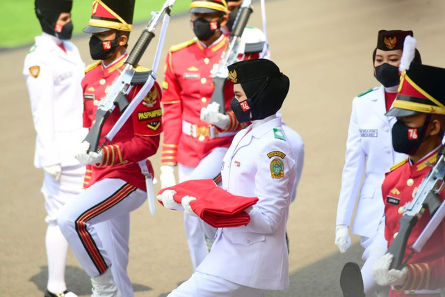 Anggota Pasukan Pengibar Bendera Pusaka (Paskibraka) di Istana Presiden, Selasa (17/8). Foto: Muchlis Jr/Biro Pers Sekretariat Presiden