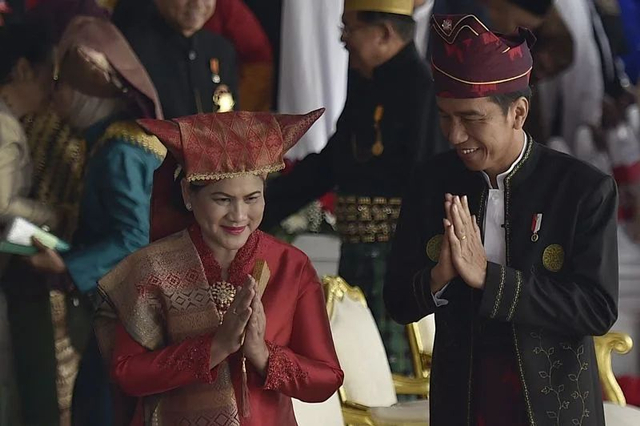 5 Baju Adat yang Dipakai Presiden Jokowi Pada HUT RI, Salah Satunya dari Lampung (1)