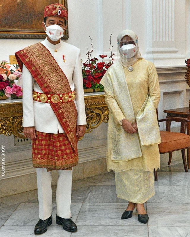5 Baju Adat yang Dipakai Presiden Jokowi Pada HUT RI, Salah Satunya dari Lampung (5)