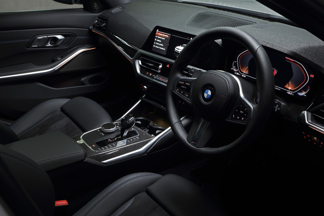 Tampilan interior BMW 320i Touring M Sport. Foto: BMW Group Indonesia.