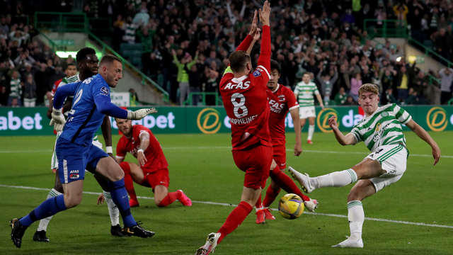Celtic FC vs AZ Alkmaar dalam pertandingan Leg pertama Play-Off Liga Europa UEFA, di Glasgow, Skotlandia. Foto: Ian MacNicol/Getty Images
