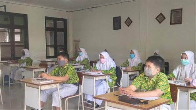 Sekolah Tatap Muka SMA/Sederajat di Kepri Tunggu Vaksinasi Anak 100 Persen (496769)