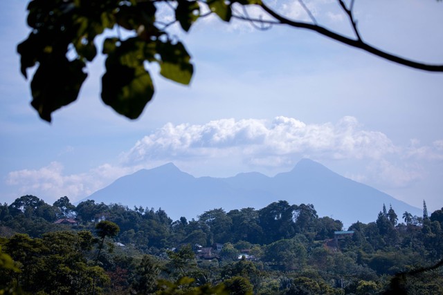 Suasana gunung Salak di daerah Bogor. Foto: Shutter Stock
