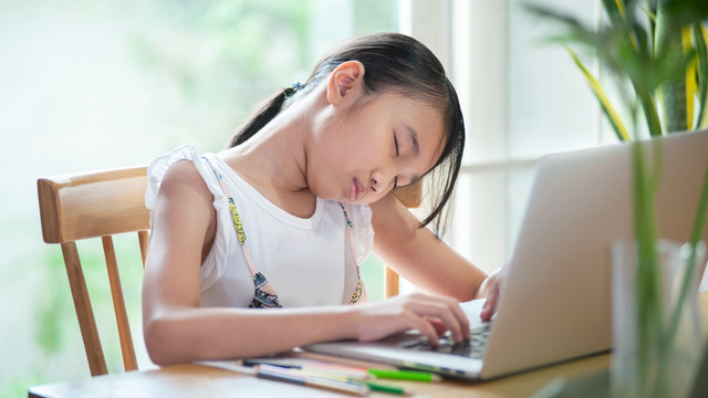 Tips agar Anak Tidak Gampang Ngantuk saat Sekolah Online (64160)