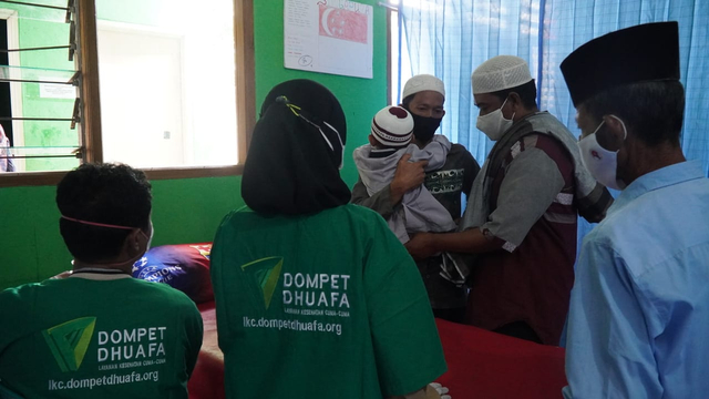 LKC Dompet Dhuafa gelar Khitanan Massal sekaligus sambut lebaran yatim dan membantu anak-anak yatim maupun dhuafa mendapatkan layanan khitan secara gratis. (Kamis, 19/08) Dok Dompet Dhuafa.