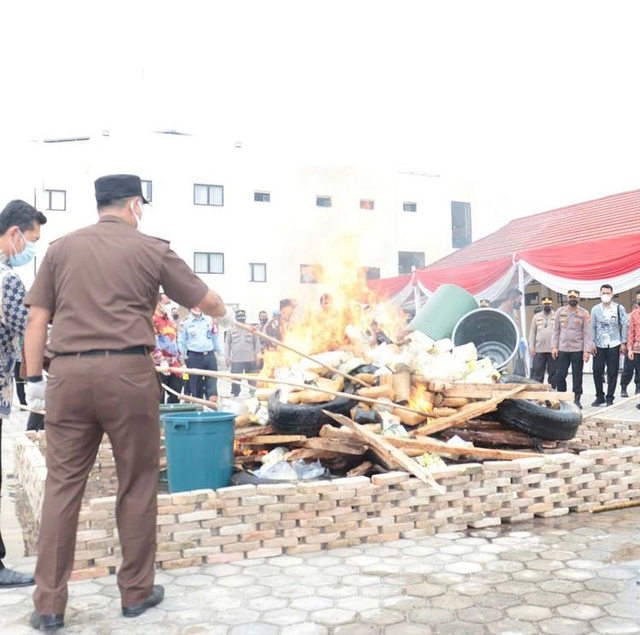 Kapolda Lampung Musnahkan 73 Kg Sabu, 111 Kg Ganja, dan 4.050 Butir Ekstasi (2)