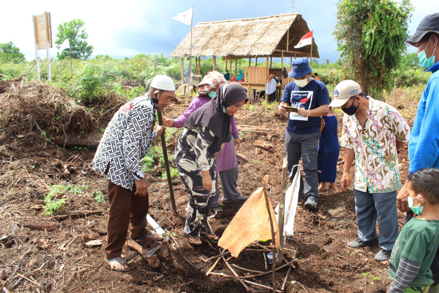 AMAN Kotawaringin Barat bersama Inobu membantu Komunitas Adat Sungai Batu Desa Kubu, Kecamatan Kumai/InfoPBUN/foto : Mardani