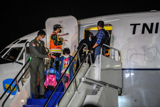 Eksklusif Menlu: RI Negara Pertama di Luar NATO Evakuasi WN dari Afghanistan (1229)