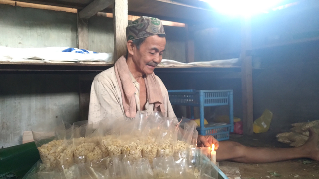 Melihat Cuan Bisnis Rumahan Tahun Kedua Pandemi COVID-19 di Karimun (287975)