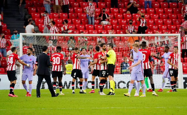 Pertandingan antara Athletic Bilbao vs FC Barcelona saat pertandingan LaLiga di San Mames, Bilbao, Spanyol. Foto: Vincent West/Reuters