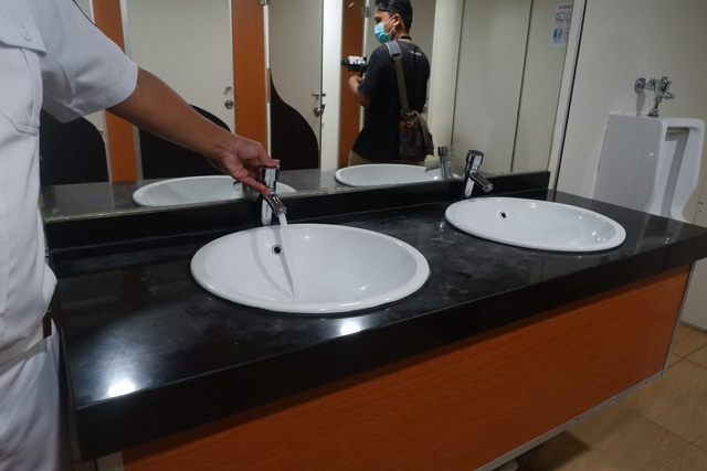 Melihat KM Lawit: Tempat Isolasi Terapung Bagi Pasien COVID-19 di Lampung (5)