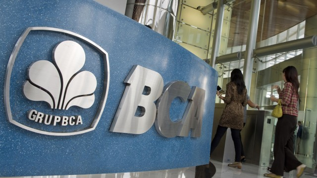 Ilustrasi Bank BCA. Foto: AFP/Romeo Gacad