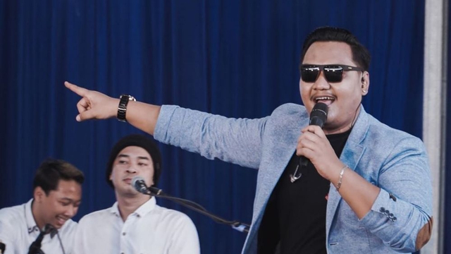 Ndarboy Genk, penyanyi lagu Awak Tau Duwe Bayangan. Sumber: Instagram Ndarboy_genk