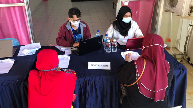 Pendaftaran vaksinasi di Polsek Nongsa, Batam. Foto: Zalfirega/kepripedia.com