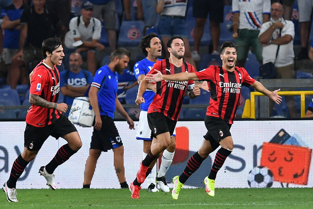 Selebrasi pemain AC Milan Brahim Diaz usai mencetak gol ke gawang Sampdoria pada pertandingan Liga Italia di Stadio Comunale Luigi Ferraris, Genoa, Italia. Foto: Jennifer Lorenzini/REUTERS