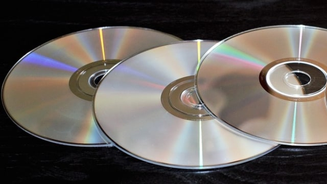 ustrasi kepingan DVD (Foto: Brett Hondow via Pixabay)