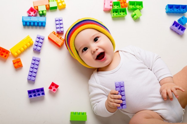 Ilustrasi Mainan Bayi 6 Bulan. Foto: Freepik