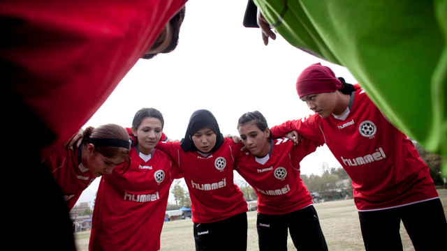 Timnas Sepak Bola Wanita Afghanistan. Foto: Majid Saeedi/Getty Images