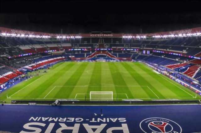 Le Parc des Princes, stadion kandang Paris Saint-Germain. Paris - 2021  (foto : shutterstock.com/taranchic)