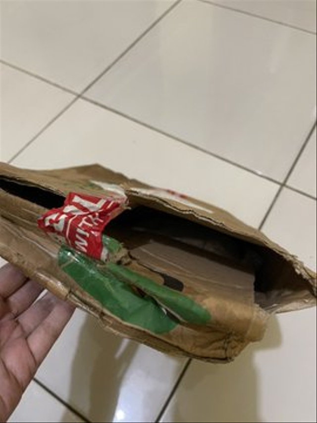 Ramai Keluhan Paket Tokopedia x BTS Dibobol, Penyalahgunaan oleh Oknum? (806043)