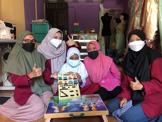 Mahasiswa UM Surabaya ciptakan inovasi media pembelajaran blind's playpad