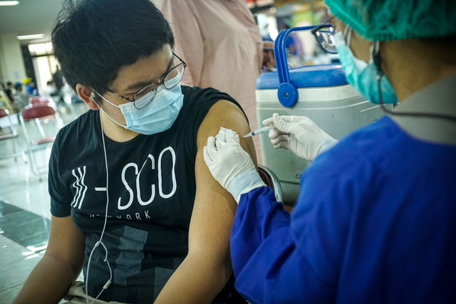 Kemenkes Tunda Distribusi Vaksin Corona ke Daerah yang Stoknya Cukup Sebulan (1)