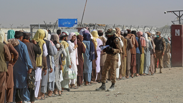 Warga Afghanistan Mulai Putus Asa, Sejumlah Negara Akan Kirim Bantuan Uang Tunai (1)